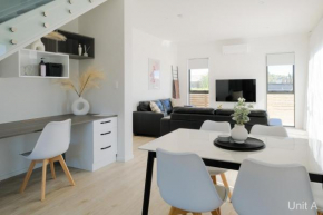 Modern Howick Town House Fibre WiFi Netflix